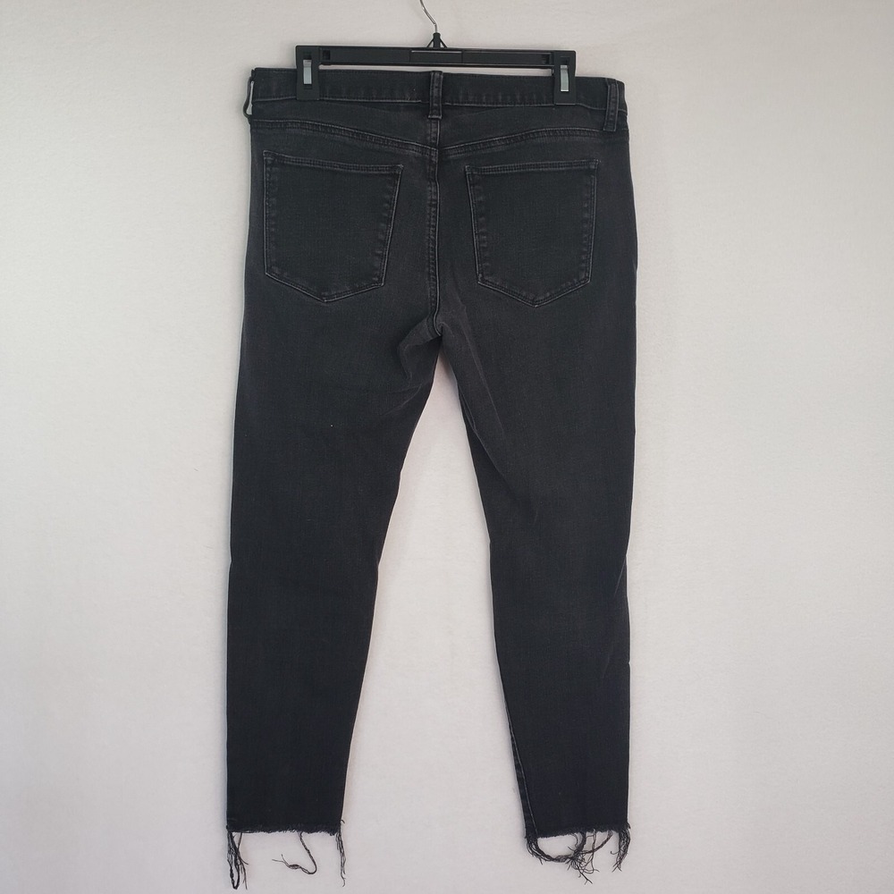 GAP True Skinny Jeans Womens Size 31 Distressed Black‎ Wash Denim Raw Hem Retro - Picture 2 of 14